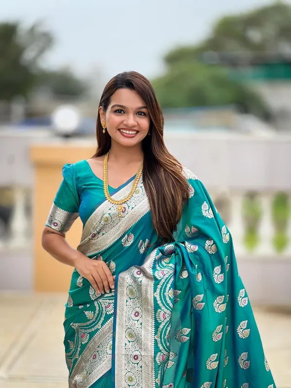 Banarasi_Silk_Jacquard_Saree_With_Blouse_Piece
