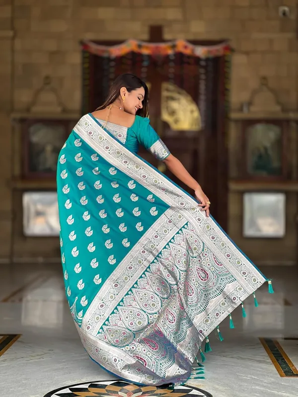 Banarasi_Silk_Jacquard_Saree_With_Blouse_Piece