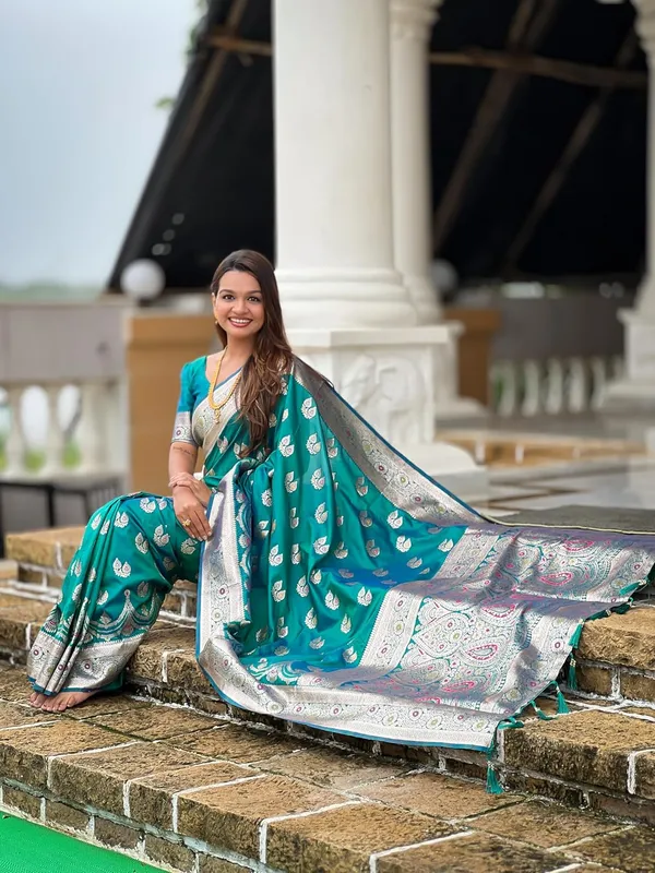 Banarasi_Silk_Jacquard_Saree_With_Blouse_Piece