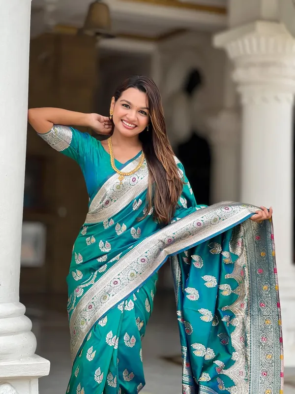 Banarasi_Silk_Jacquard_Saree_With_Blouse_Piece