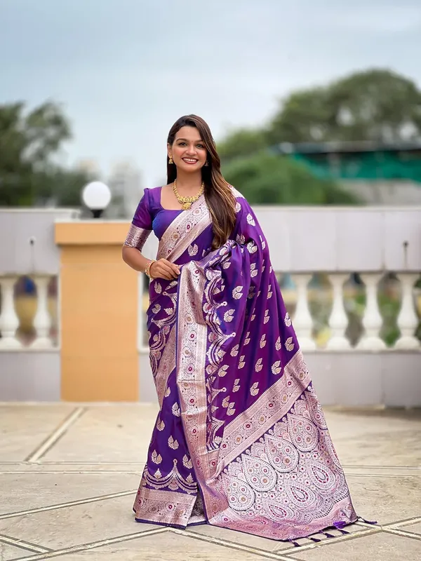 Women_Banarasi_Silk_Jacquard_Saree_With_Blouse_Piece