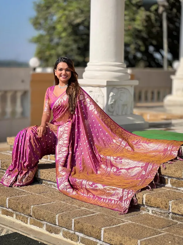 Banarasi_Silk_Jacquard_Saree_With_Blouse_Piece