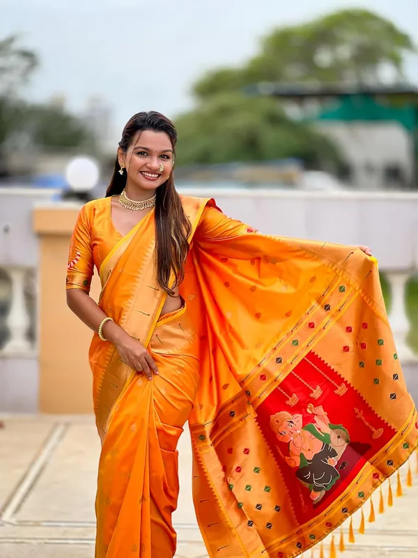Women_Litchi_Silk_Paithani_Jacquard_Saree_With_Blouse_Piece