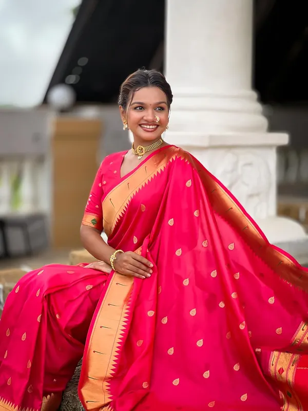 Women_Litchi_Silk_Paithani_Jacquard_Saree_With_Blouse_Piece