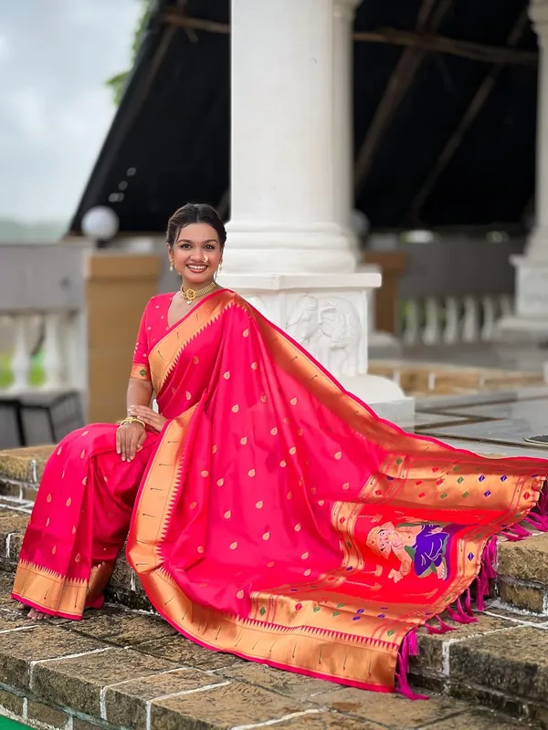Women_Litchi_Silk_Paithani_Jacquard_Saree_With_Blouse_Piece