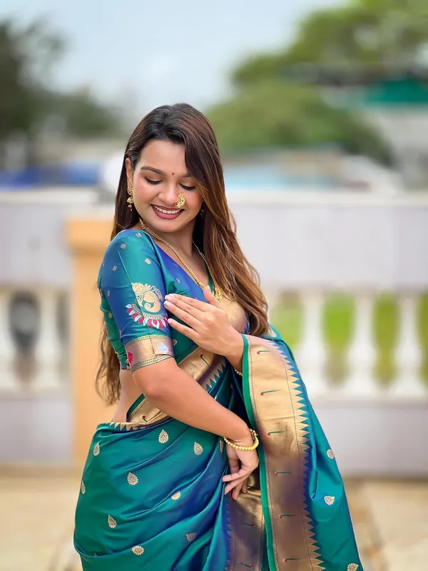 Women_Litchi_Silk_Paithani_Jacquard_Saree_With_Blouse_Piece