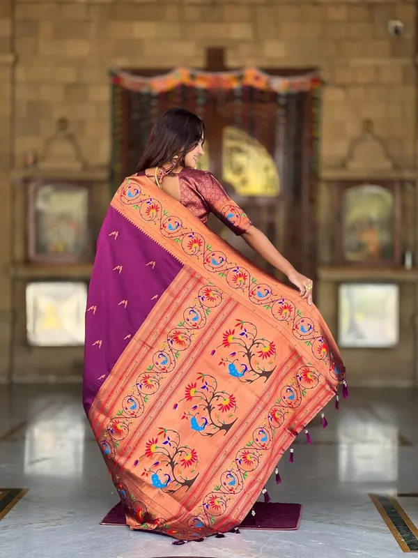 Women_Litchi_Silk_Paithani_Jacquard_Saree_With_Blouse_Piece