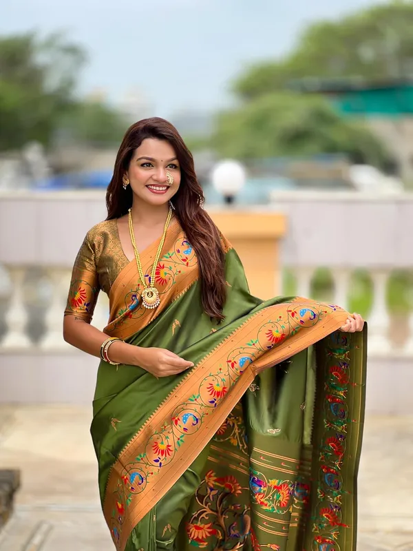 Women_Litchi_Silk_Paithani_Jacquard_Saree_With_Blouse_Piece