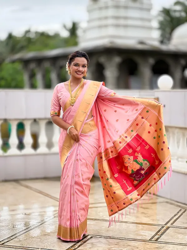 Women_Litchi_Silk_Paithani_Jacquard_Saree_With_Blouse_Piece