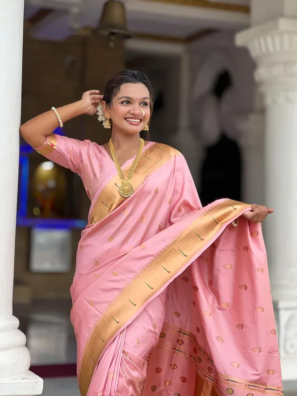 Women_Litchi_Silk_Paithani_Jacquard_Saree_With_Blouse_Piece