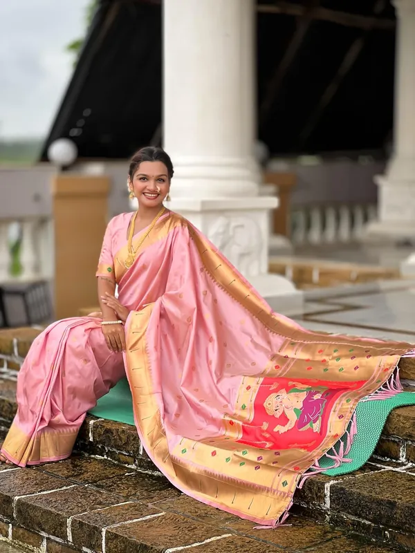 Women_Litchi_Silk_Paithani_Jacquard_Saree_With_Blouse_Piece