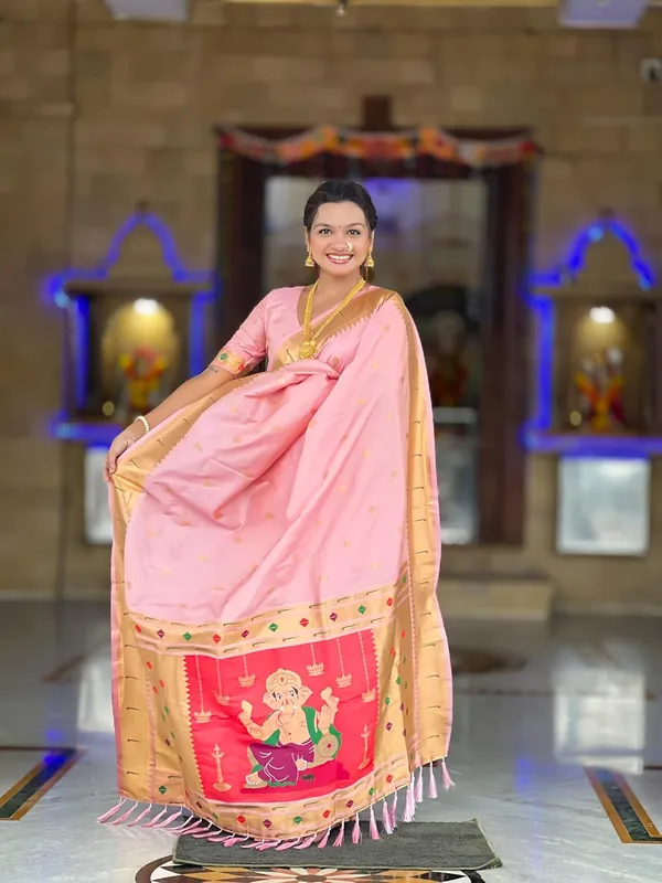 Women_Litchi_Silk_Paithani_Jacquard_Saree_With_Blouse_Piece
