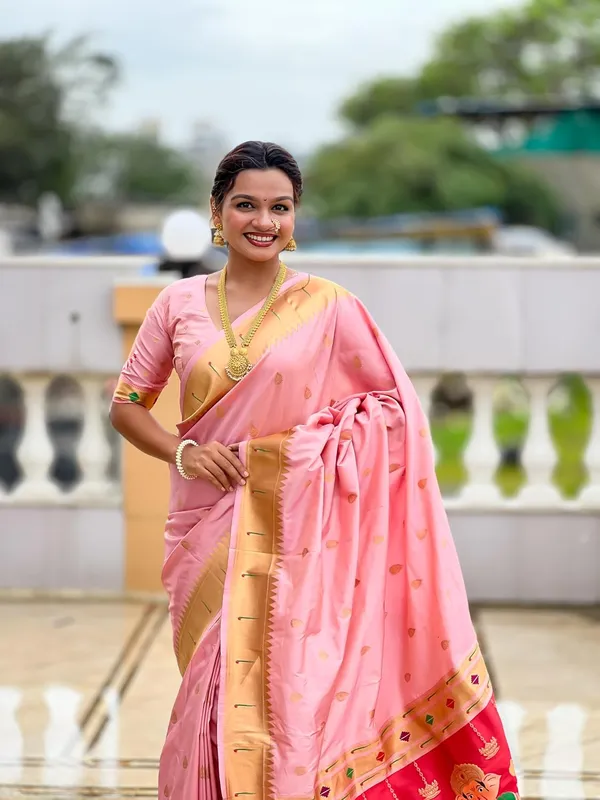 Women_Litchi_Silk_Paithani_Jacquard_Saree_With_Blouse_Piece