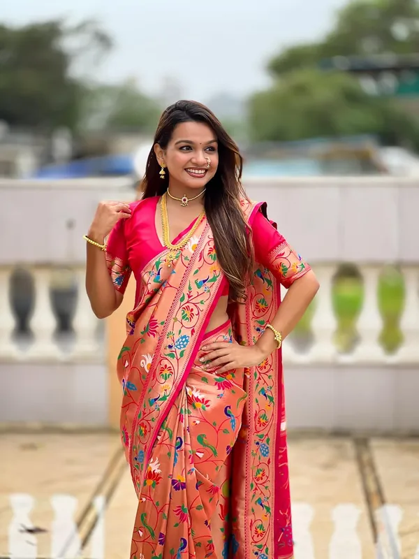 Women_Litchi_Silk_Paithani_Jacquard_Saree_With_Unstitched_Blouse_Piece