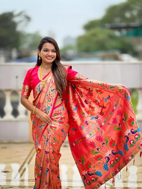Women_Litchi_Silk_Paithani_Jacquard_Saree_With_Unstitched_Blouse_Piece