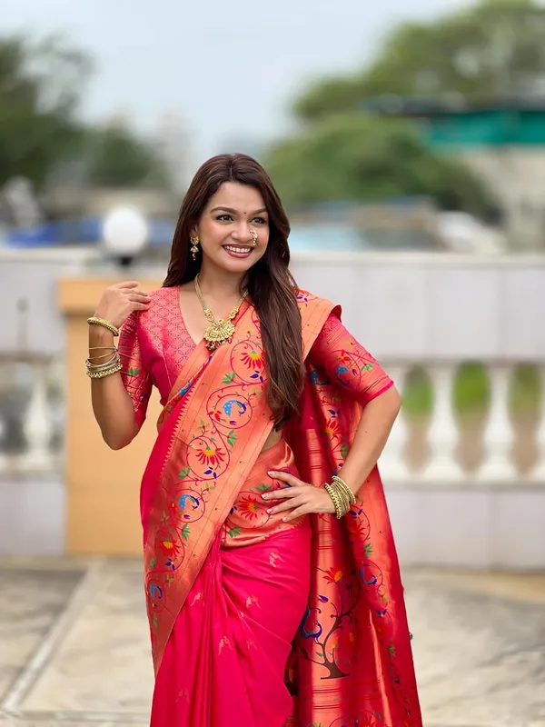 Women_Litchi_Silk_Paithani_Jacquard_Saree_With_Blouse_Piece