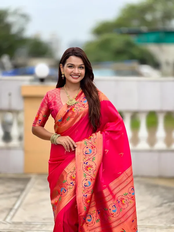Women_Litchi_Silk_Paithani_Jacquard_Saree_With_Blouse_Piece