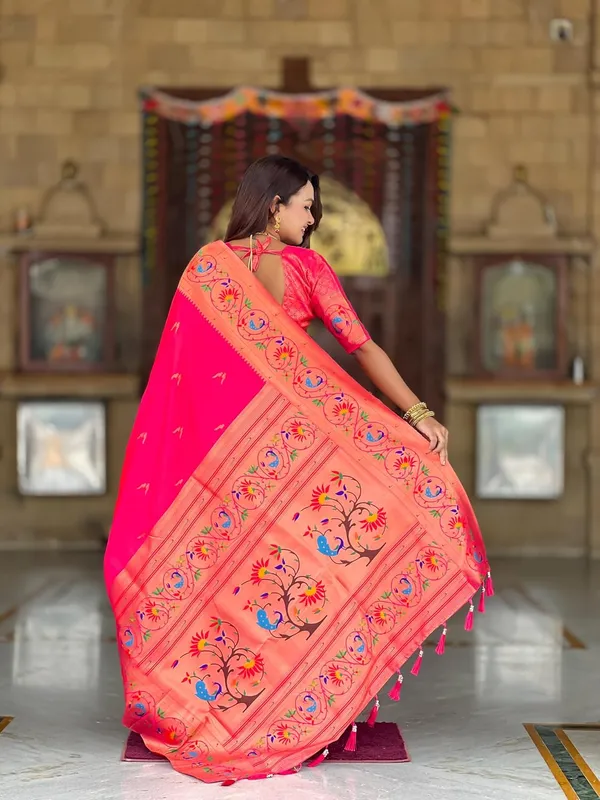 Women_Litchi_Silk_Paithani_Jacquard_Saree_With_Blouse_Piece