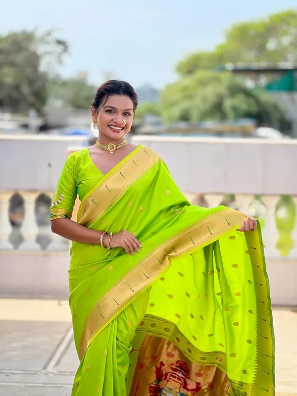 Women_Litchi_Silk_Paithani_Jacquard_Saree_With_Blouse_Piece