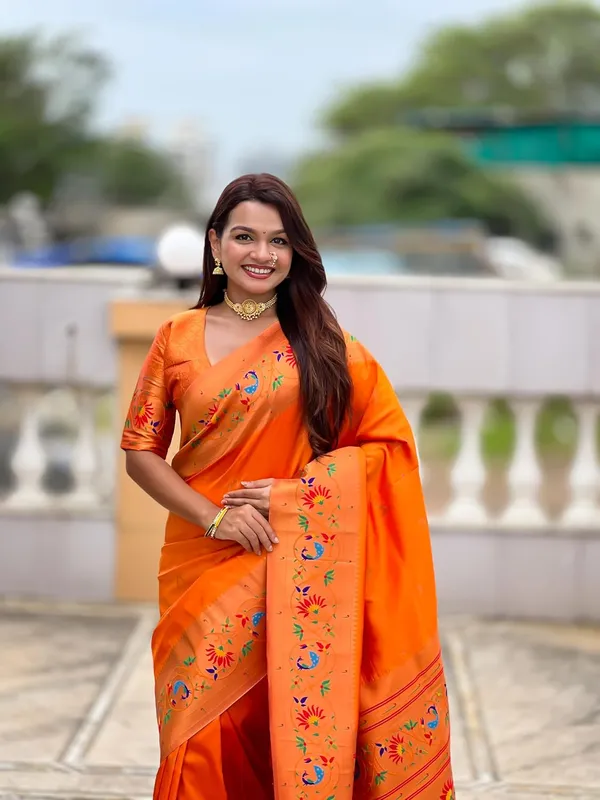 WoMensilk_Paithani_Jacquard_Saree_With_Blouse_Piece