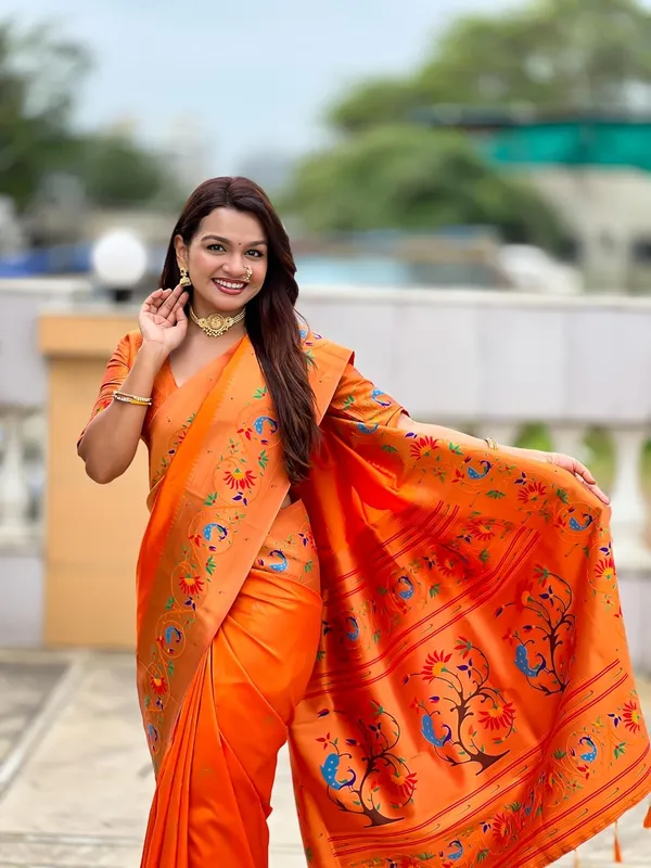 WoMensilk_Paithani_Jacquard_Saree_With_Blouse_Piece