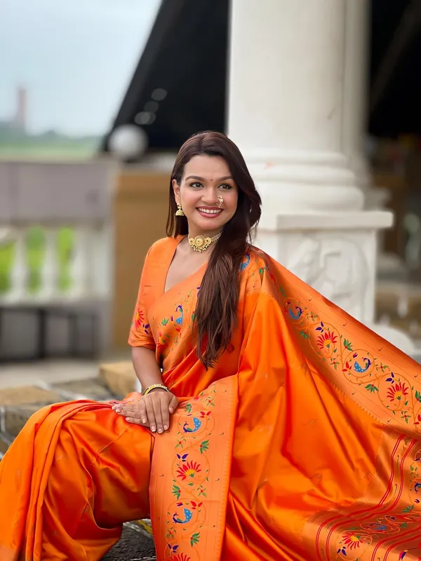 WoMensilk_Paithani_Jacquard_Saree_With_Blouse_Piece