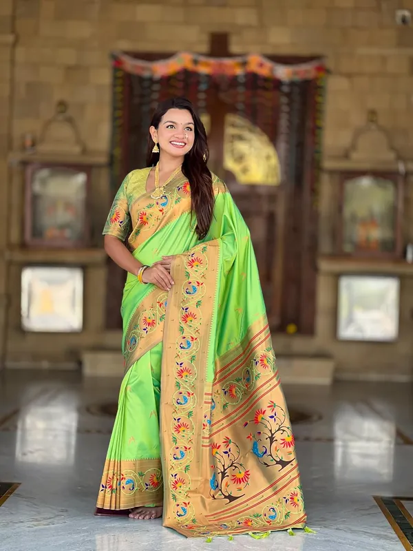 WoMensilk_Paithani_Jacquard_Saree_With_Blouse_Piece
