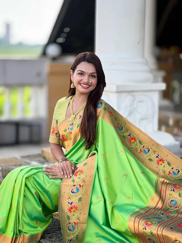 WoMensilk_Paithani_Jacquard_Saree_With_Blouse_Piece