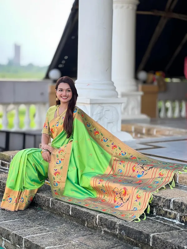 WoMensilk_Paithani_Jacquard_Saree_With_Blouse_Piece