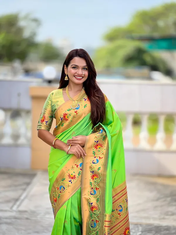 WoMensilk_Paithani_Jacquard_Saree_With_Blouse_Piece
