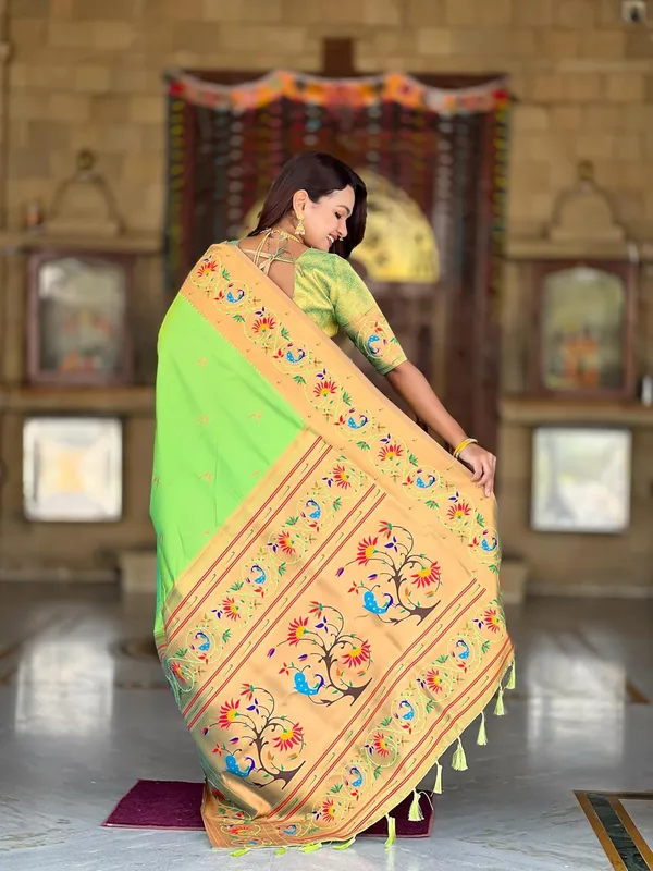 WoMensilk_Paithani_Jacquard_Saree_With_Blouse_Piece
