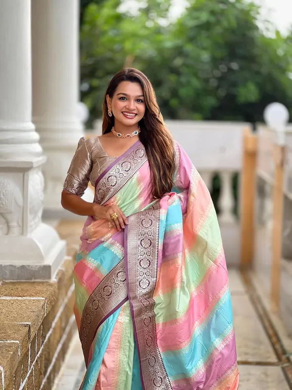 Women_Litchi_Silk_Jacquard_Saree_With_Blouse_Piece