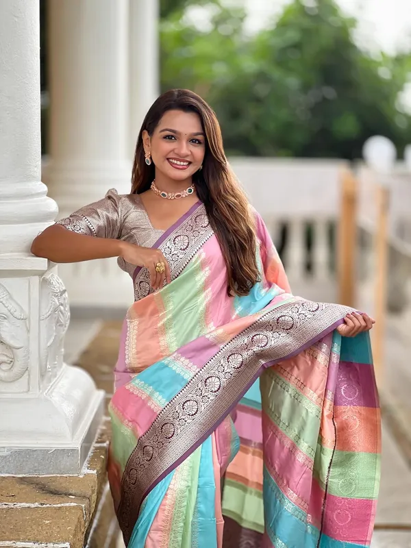 Women_Litchi_Silk_Jacquard_Saree_With_Blouse_Piece