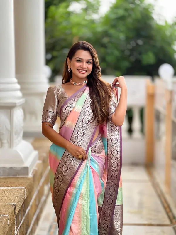 Women_Litchi_Silk_Jacquard_Saree_With_Blouse_Piece