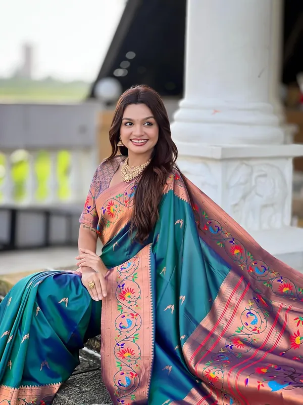 Women_Litchi_Silk_Paithani_Jacquard_Saree_With_Blouse_Piece