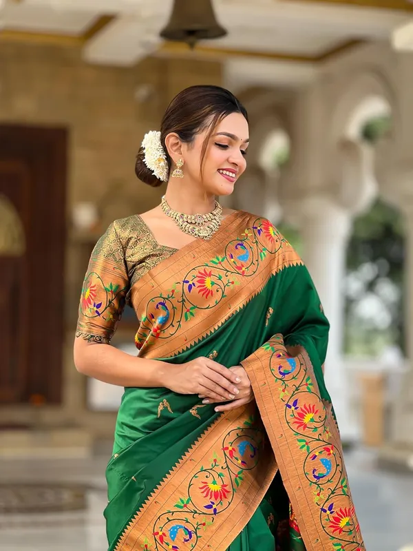 Women_Litchi_Silk_Paithani_Jacquard_Saree_With_Unstitched_Blouse_Piece