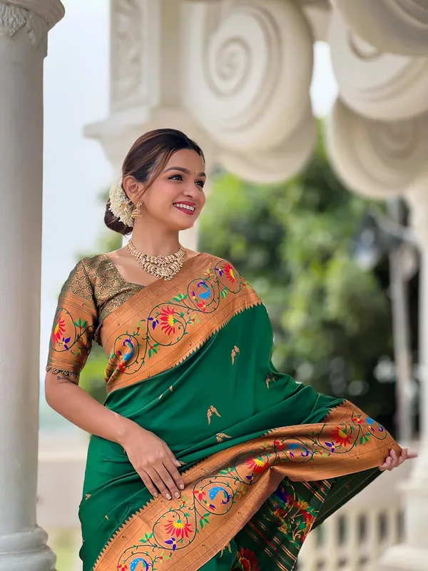 Women_Litchi_Silk_Paithani_Jacquard_Saree_With_Unstitched_Blouse_Piece