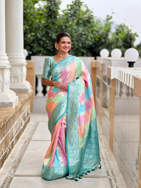 Women_Jacquard_Saree_With_Blouse_Piece
