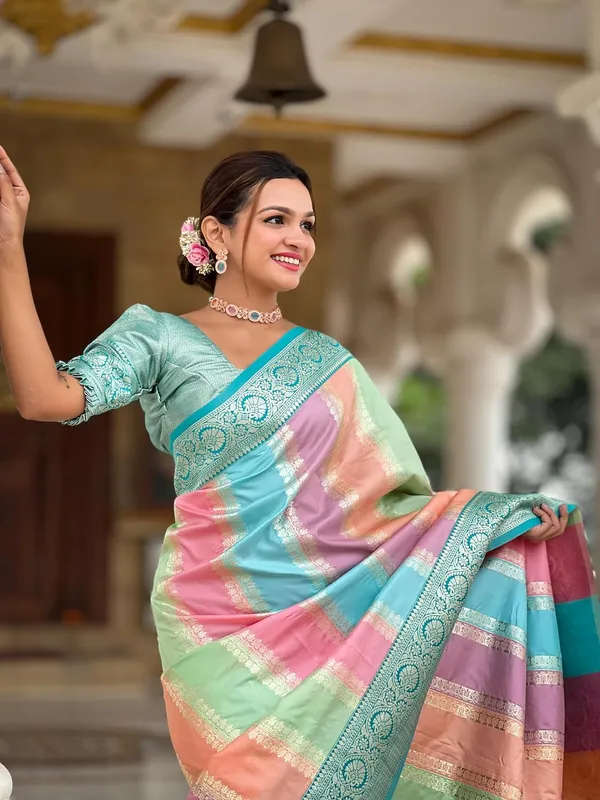 Women_Jacquard_Saree_With_Blouse_Piece