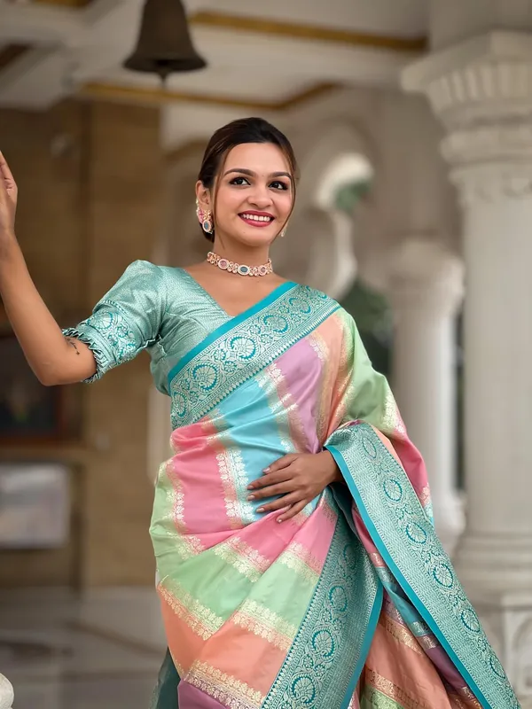 Women_Jacquard_Saree_With_Blouse_Piece