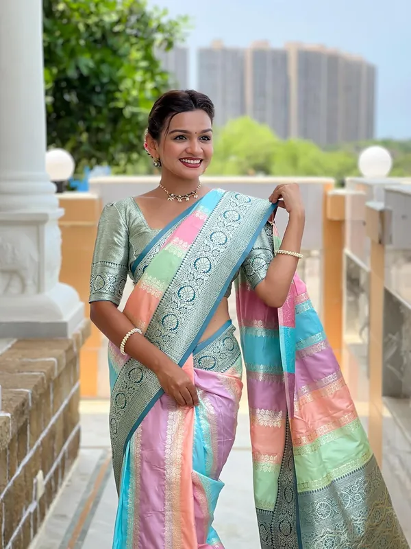 Women_Jacquard_Saree_With_Blouse_Piece