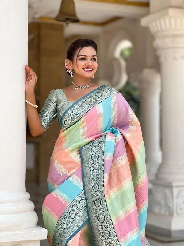 Women_Jacquard_Saree_With_Blouse_Piece