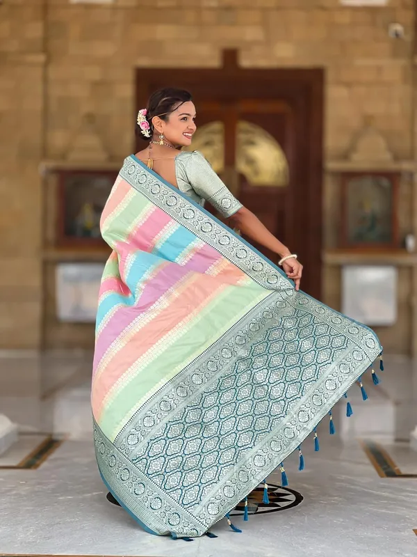 Women_Jacquard_Saree_With_Blouse_Piece
