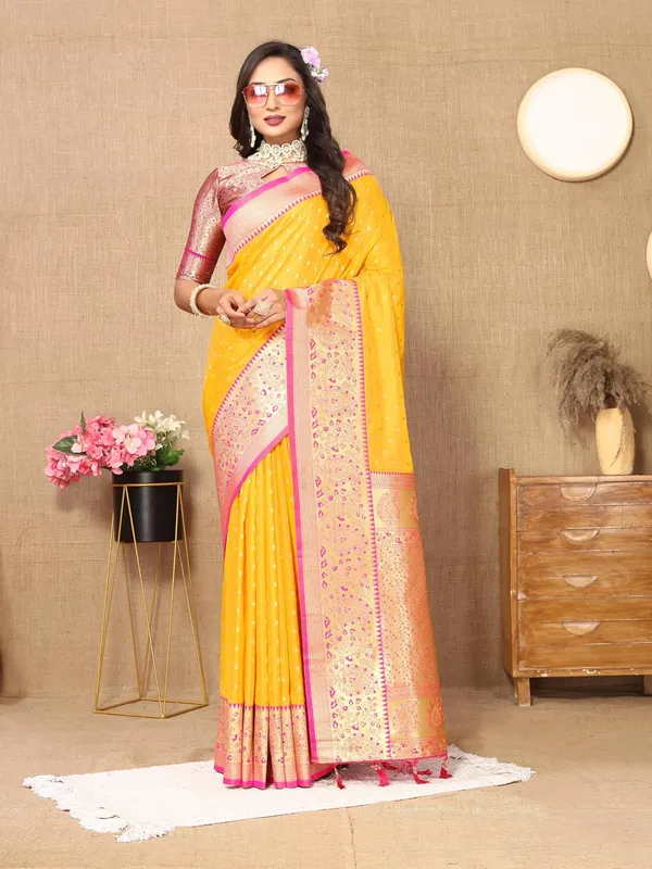 Women_Lichi_Silk_Kanjivaram_Saree_With_Unstitched_Blouse_Piece