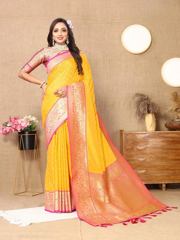 Women_Lichi_Silk_Kanjivaram_Saree_With_Unstitched_Blouse_Piece