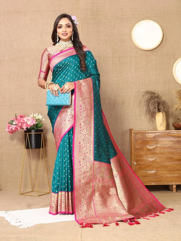 Women_Lichi_Silk_Kanjivaram_Saree_With_Unstitched_Blouse_Piece