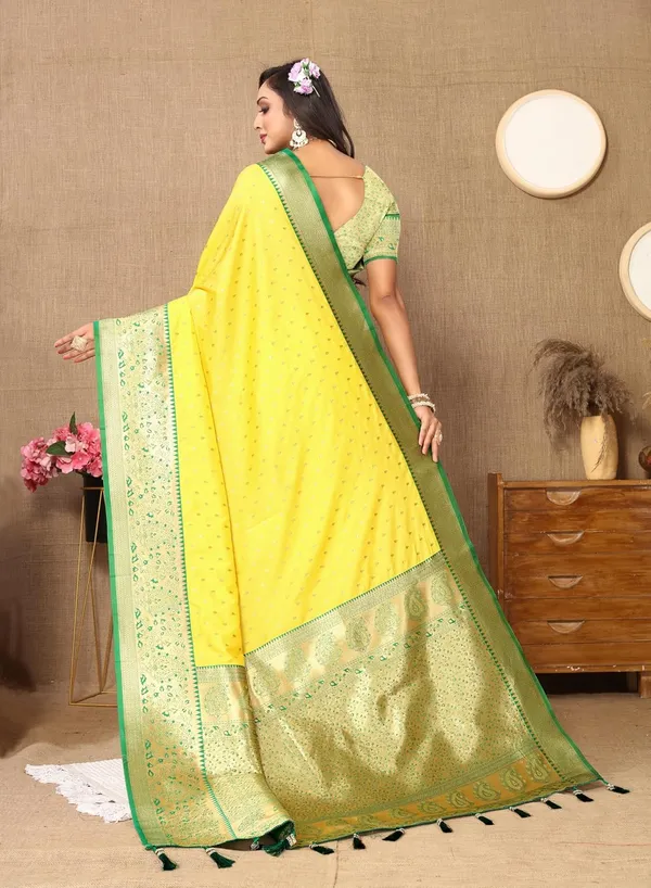 Women_Paithani_Lichi_Silk_Kanjivaram_Saree_With_Unstitched_Blouse_Piece
