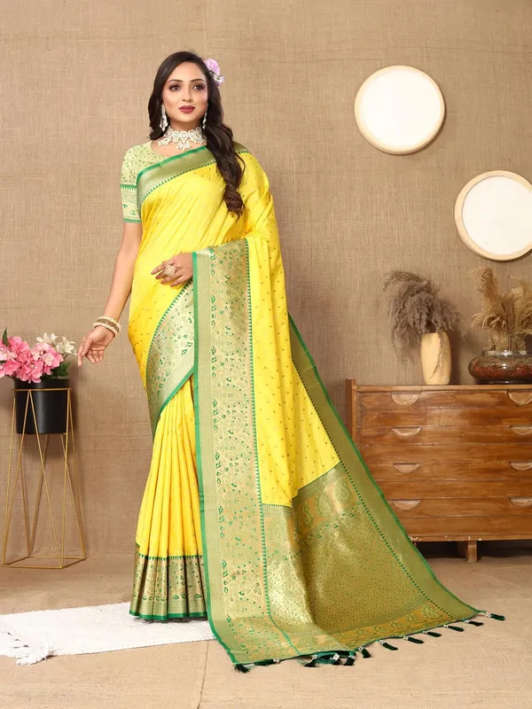 Women_Paithani_Lichi_Silk_Kanjivaram_Saree_With_Unstitched_Blouse_Piece