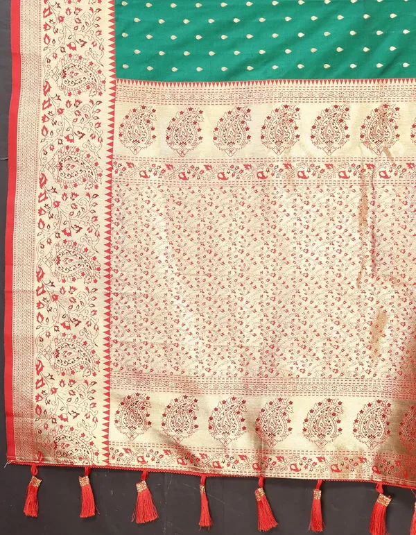 Women_Lichi_Silk_Kanjivaram_Saree_With_Blouse_Piece