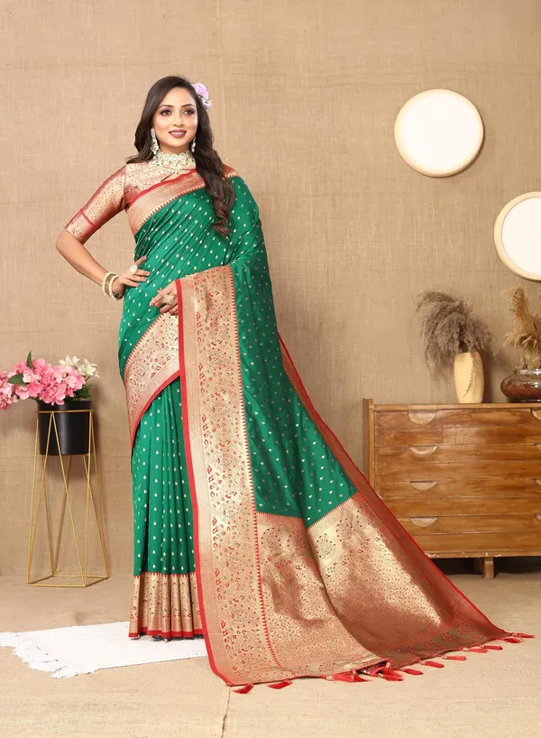 Women_Lichi_Silk_Kanjivaram_Saree_With_Blouse_Piece